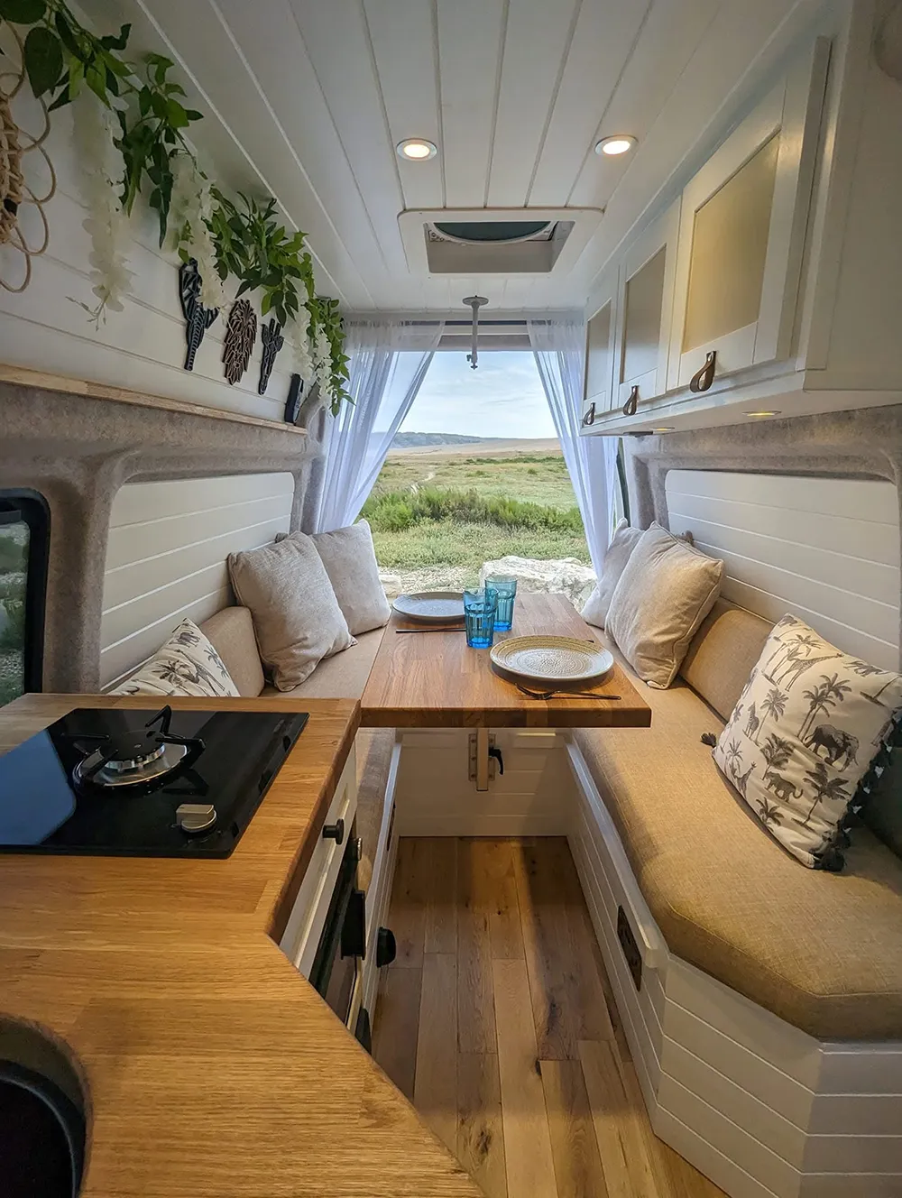 VW Transporter (High Top) - Jane